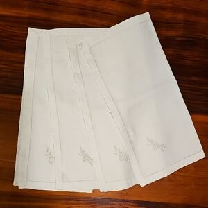 Set Of 4 Vintage Embroidered Handkerchiefs